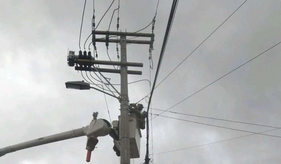 Que no lo tome por sorpresa: cortes de luz este lunes festivo 8 de diciembre Los cortes de luz del lunes festivo 8 de diciembre obedecen a trabajos de Enel Colombia en las redes de suministro de energía.