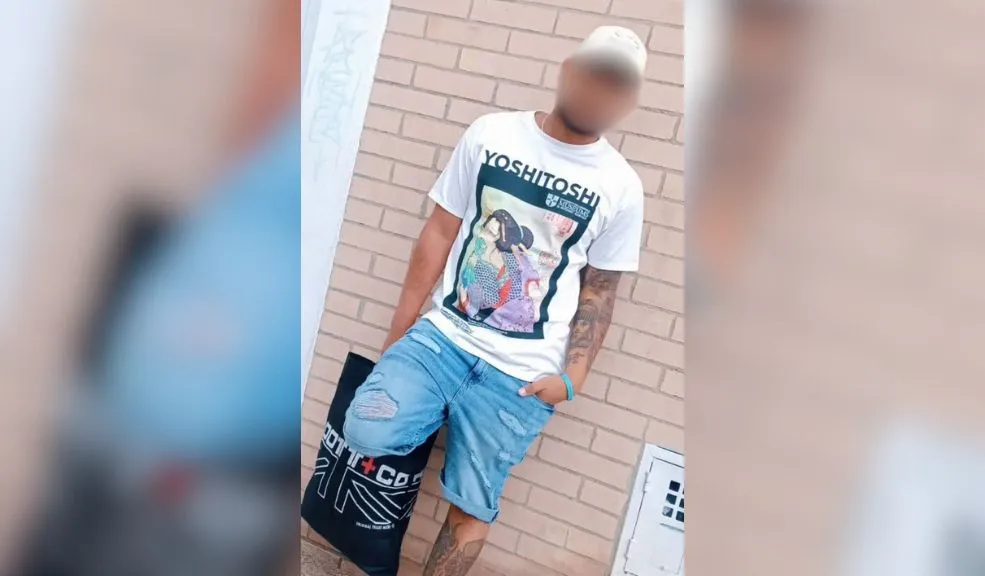 Soacha: Keverlin fue asesinada ante la mirada de su hija de 9 años La madrugada del 8 de diciembre quedó marcada por el horror en Soacha. Entre la 1:00 y las 2:00 a. m., en medio de una reunión que debía ser una celebración, Keverlin del Carmen Nieves, de 26 años, madre de una niña de 9, fue asesinada frente a varias personas y, según su familia, frente a los ojos de su hija.