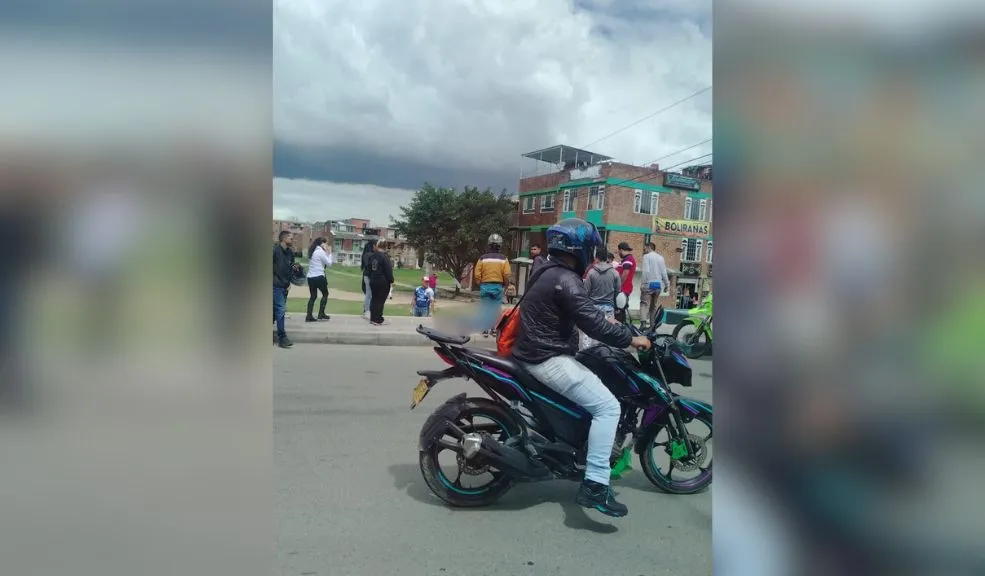 Tarde de terror en Soacha: asesinaron a un hombre en Hogares del Sol El ataque a mano armada registrado hacia el mediodía en el sector residencial de Hogares del Sol, en Soacha, dejó como resultado la muerte de un hombre.