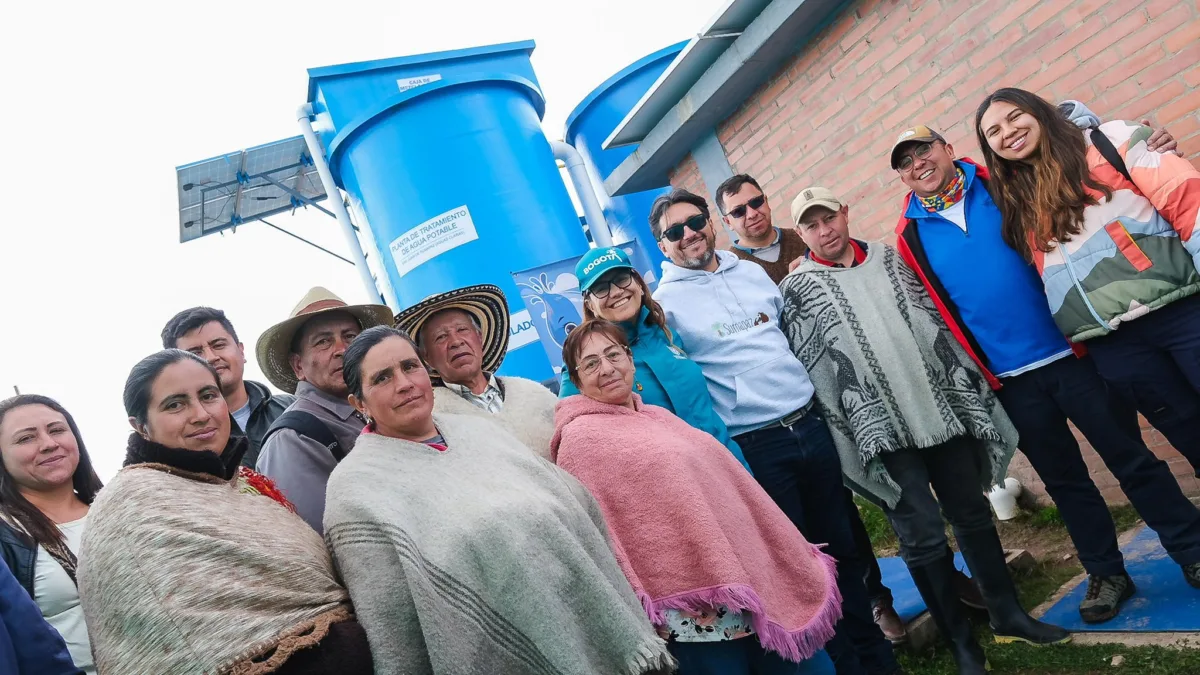 Sumapaz ya cuenta con la segunda planta de tratamiento de agua potable Con la llegada de la segunda planta de tratamiento de agua se benefician 160 familias en Sumapaz, garantizando una mejor calidad del líquido y reduciendo los riesgos en la salud. Este avance hace parte del plan de modernización rural que adelanta la Secretaría Distrital del Hábitat para mejorar las condiciones de vida en esta localidad campesina.