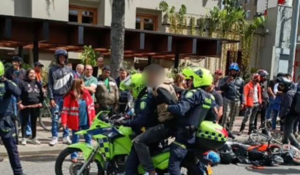 Usaquén: presunto responsable de fleteo fue abatido y su compañero capturado En el barrio Santa Bárbara, ubicado en la localidad de Usaquén, un presunto intento de fleteo terminó con un hombre abatido y su acompañante capturado en la tarde de este martes.