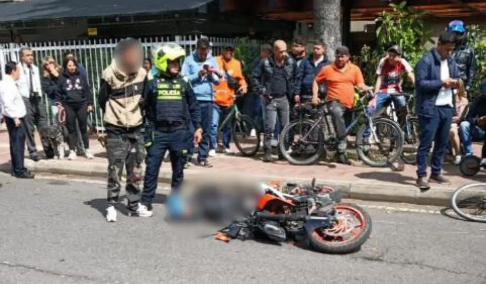 Usaquén: presunto responsable de fleteo fue abatido y su compañero capturado En el barrio Santa Bárbara, ubicado en la localidad de Usaquén, un presunto intento de fleteo terminó con un hombre abatido y su acompañante capturado en la tarde de este martes.