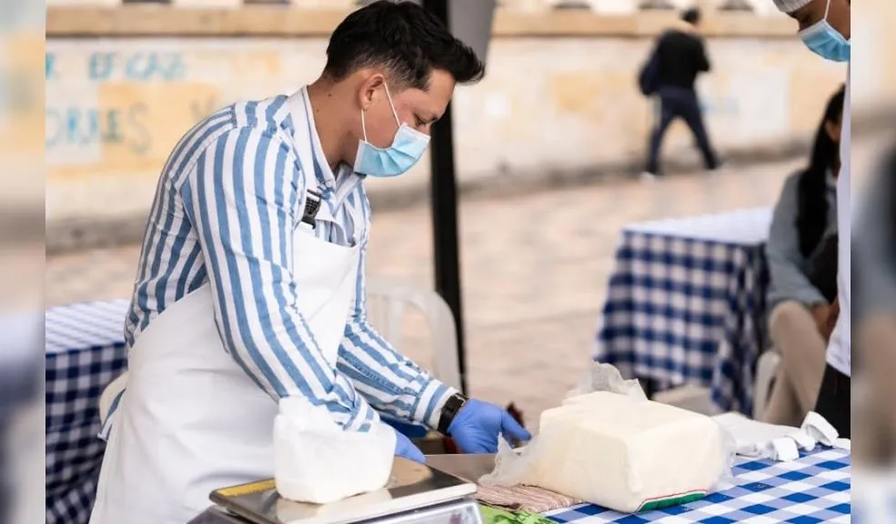 ¡Queso del campo a su mesa! : aproveche la última 'Quesatón' del año Si entre las compras para la cena navideña tiene en mente incluir un delicioso queso, aproveche que los campesinos se desplazarán hasta la ciudad para brindarle un producto fresco y delicioso en la última ‘Quesatón’ del año.