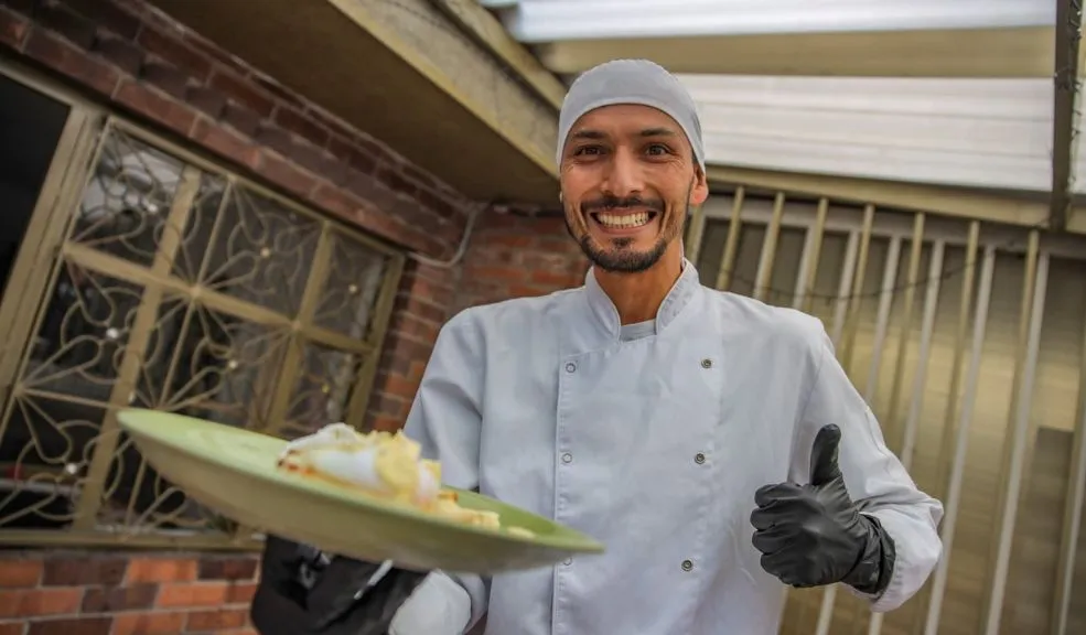 ¿En búsqueda de un plan gastronómico? Asista al Simón Bolívar este fin de semana 2 ¿En búsqueda de un plan gastronómico? Asista al Simón Bolívar este fin de semana Diciembre es el mes para darse todos los gustos gastronómicos que no se pudieron disfrutar durante el año, porque el que viene debe iniciarse con toda la energía. Si desea vivir una experiencia llena de sabor, este fin de semana asista al Parque Simón Bolívar, donde encontrará alrededor de 43 emprendimientos dispuestos a deleitar sus sentidos.