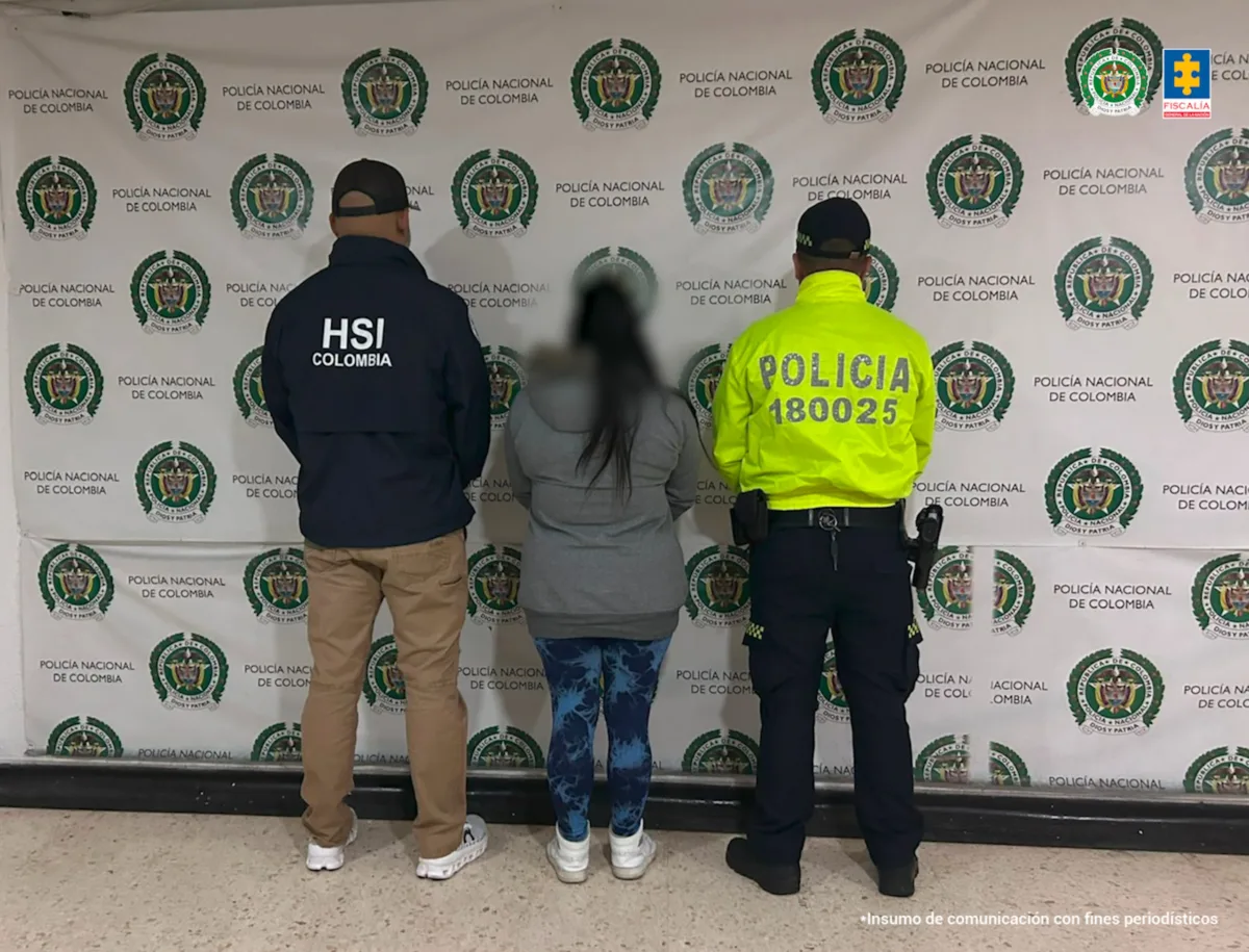 2 mujeres fueron capturadas y judicializadas por abusar de menores La Fiscalía General de la Nación confirmó la captura y judicialización de dos mujeres señaladas de producir, distribuir y almacenar material de abuso sexual infantil en la capital