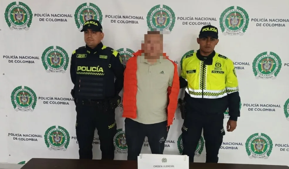 Barrios Unidos: la familia de Casandra lleva más de un año esperando justicia El 15 de noviembre de 2024, mientras celebraba su cumpleaños número 31, Casandra del Pilar Santana Sanabria fue asesinada en el occidente de Bogotá. Hoy, más de un año después de los hechos, su familia continúa esperando que la justicia avance con la celeridad que el caso exige.