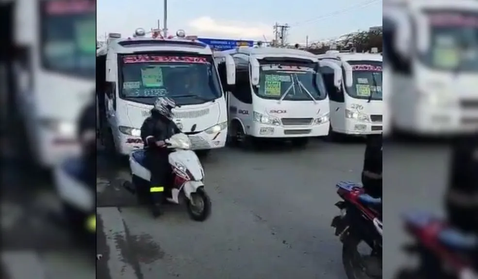 Bloqueos en la entrada de Bogotá: movilidad afectada en la calle 13 por protesta 2 Bloqueos en la entrada de Bogotá: movilidad afectada en la calle 13 por protesta Desde las primeras horas de este martes 27 de enero, la movilidad en el principal acceso de la capital por el occidente se encuentra paralizada.