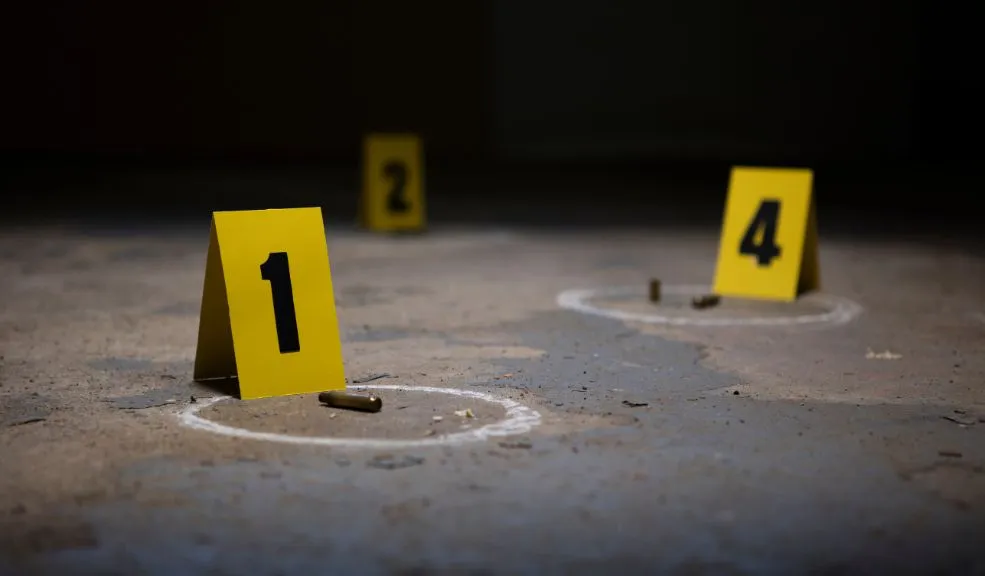 Cundinamarca: conductor de mula fue asesinado a bala en Madrid El conductor de un vehículo de carga pesada fue asesinado a bala mientras transitaba por una zona rural del municipio de Madrid (Cundinamarca), hecho que ha generado consternación entre los habitantes de esta población de la Sabana de Bogotá.