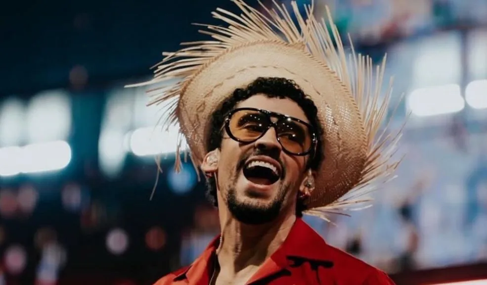 EN VIDEO: El lujoso avión en el que llegó Bad Bunny a Medellín Es un palacio en el aire. Tiene sistema de cine, baño con ducha y una suite con cama.