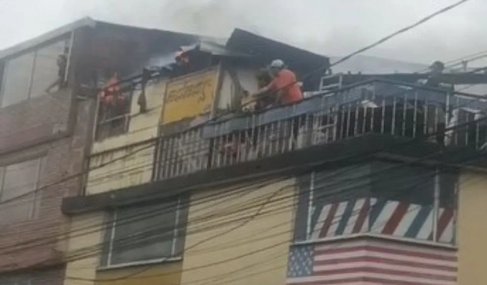 En el barrio Olarte se presentó un incendio en una vivienda: el reporte de bomberos Bomberos de Bogotá atendieron una emergencia este miércoles 14 de enero tras reportarse un incendio en una vivienda ubicada en el barrio Olarte (Bosa). El incidente ocurrió sobre el mediodía