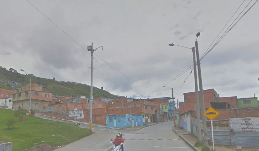 En Ciudad Bolívar: una mujer fue asesinada a tiros en el sector de El Tesoro La localidad de Ciudad Bolívar vuelve a ser escenario de un hecho de sangre tras el asesinato de una mujer en el sector de El Tesoro.
