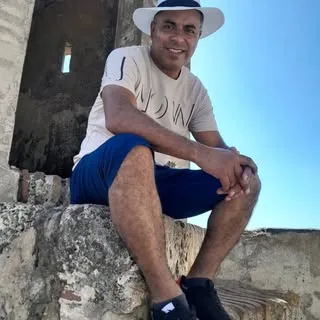 En Kennedy: Abel fue asesinado dentro de su propia casa 1 En Kennedy: Abel fue asesinado dentro de su propia casa En medio de una profunda consternación, familiares y amigos dieron el último adiós a Abel Güiza Franco, de 52 años. El reconocido comerciante, quien trabajó por más de 15 años en el barrio Los Almendros, fue hallado sin vida al interior de su vivienda.