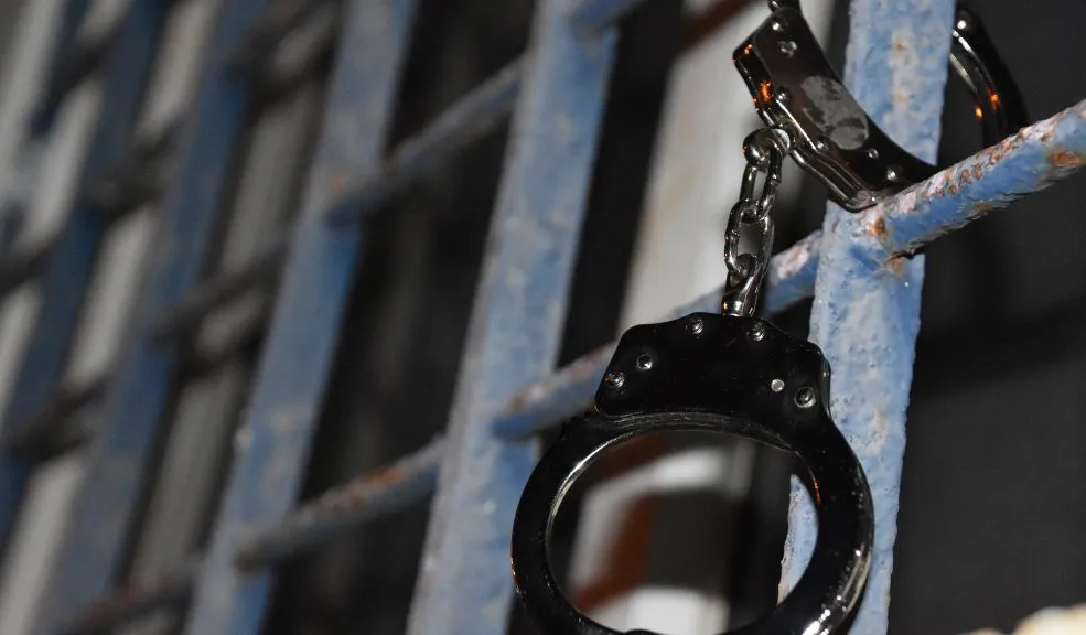 En Kennedy: dos extranjeros fueron capturados en flagrancia por presunta extorsión 1 En Kennedy: dos extranjeros fueron capturados en flagrancia por presunta extorsión Dos extranjeros fueron capturadas en flagrancia en el barrio María Paz, en Kennedy, cuando pretendían recibir cinco millones de pesos producto de una extorsión a un taller mecánico.
