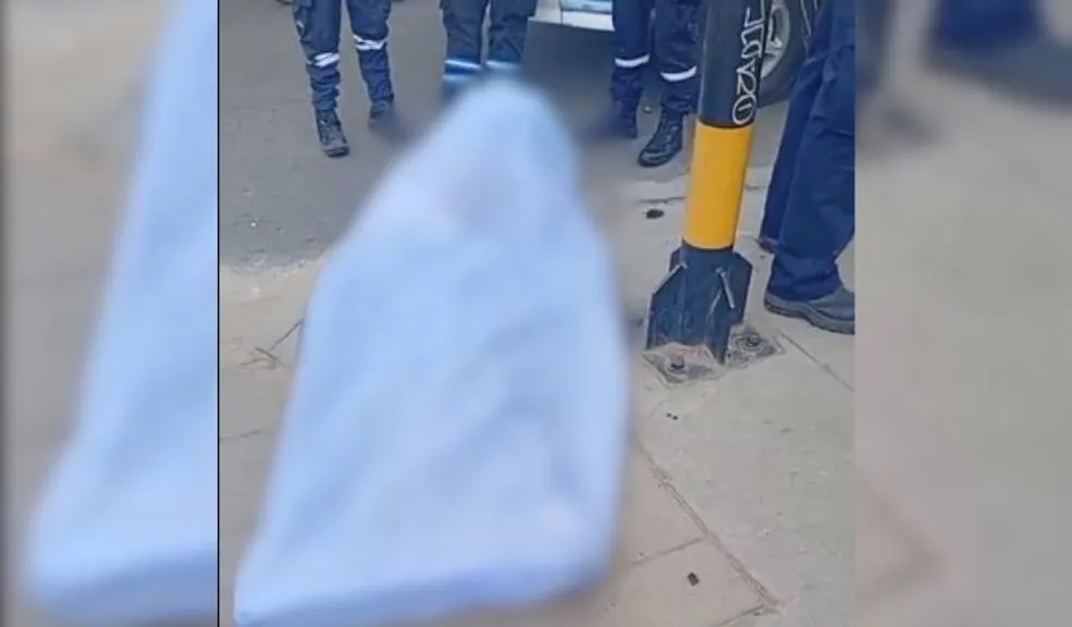 En Soacha: motociclista murió al chocar con un semáforo La tarde de este martes se tiñó de tragedia en el municipio de Soacha tras un violento siniestro vial que cobró la vida de un motociclista.