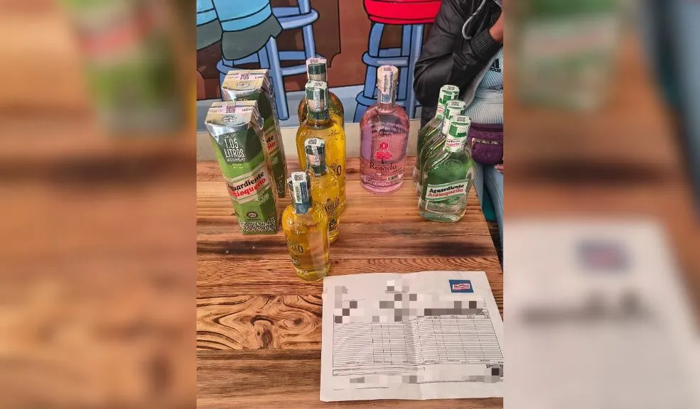 En el 20 de Julio: operativo incautó botellas adulteradas y suspendió bar En un bar del 20 de Julio (San Cristóbal), autoridades distritales decomisaron licor adulterado y suspendieron el establecimiento por incumplir la normativa.