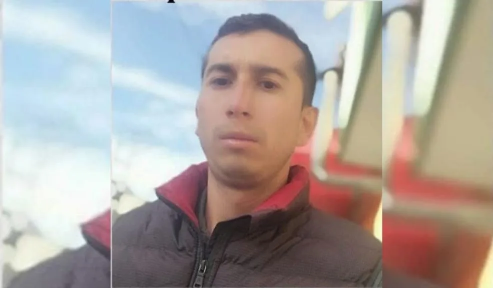 Engativá: incógnitas en la muerte de Jairo, su familia pide ayuda Jairo Fernando Lalinde Herrera, padre de familia y oriundo del municipio de Arbeláez (Cundinamarca), había sido reportado como desaparecido en México junto a su concuñado. A finales de diciembre del año pasado fue hallado sin vida en ese país, en hechos aún confusos, por lo que su familia pide ayuda para lograr la repatriación de su cuerpo.