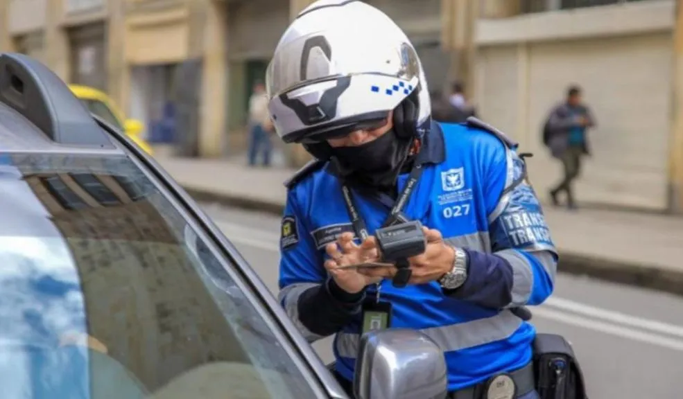 Este es el aumento de las tarifas por multas de movilidad en 2026 3 Este es el aumento de las tarifas por multas de movilidad en 2026 Con el inicio de enero, entra en vigor la actualización anual de las tarifas para los comparendos de tránsito en Colombia.