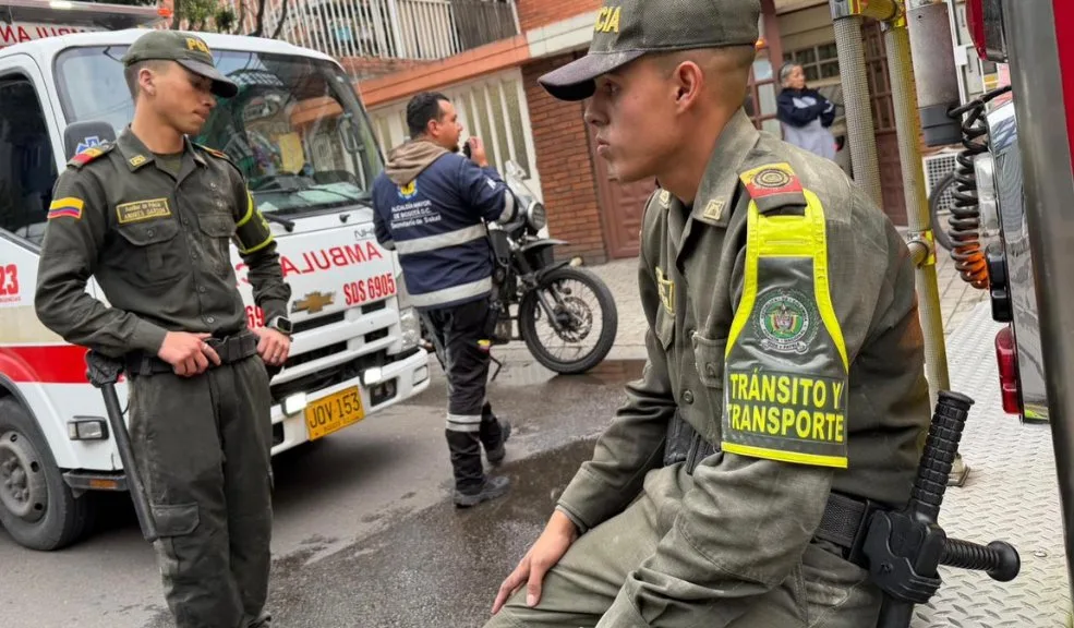 Kennedy: policías evitaron que un incendio se propagara en una vivienda de Marsella 1 Kennedy: policías evitaron que un incendio se propagara en una vivienda de Marsella Policías de Tránsito habrían acudido a los llamados de preocupación de la comunidad del barrio Marsella, en la localidad de Kennedy, luego de que una vivienda se viera seriamente afectada por la presencia de humo y llamas.