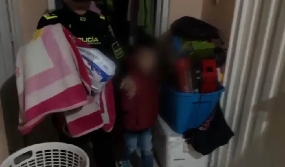 Kennedy y Ciudad Bolívar: el llanto de seis menores evidenció su estado de abandono Seis nuevos casos de abandono de menores, con edades entre los 5 y 11 años, se presentaron en las localidades de Kennedy y Ciudad Bolívar. Ante esta situación, las autoridades reiteraron el llamado a los cuidadores y padres de familia para velar por el bienestar y la protección de los niños, niñas y adolescentes.
