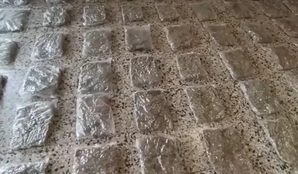 Incautan 100 kilos de marihuana en El Dorado gracias al olfato de 'Kira' La Estación de Policía Aeropuerto logró la incautación de un cargamento de marihuana que pretendía ser distribuido a través de envíos nacionales.