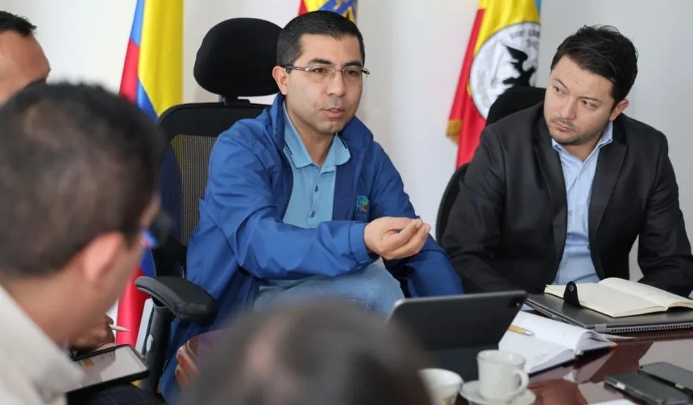 La CAR prende las alarmas por bajos niveles de agua en la Sabana 1 La CAR prende las alarmas por bajos niveles de agua en la Sabana La Corporación Autónoma Regional de Cundinamarca (CAR) prendió las alarmas ante los bajos niveles de agua que se están presentando en la Sabana, además resaltó que se debe actuar antes de que la temporada seca llegue y la situación empeore.