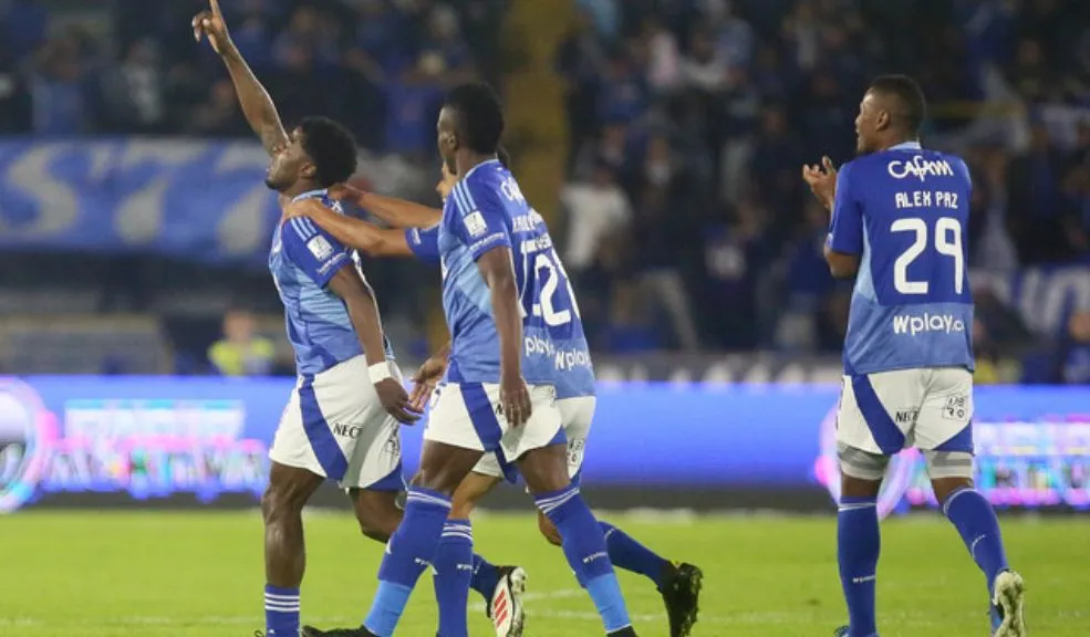 Millonarios enfrentará a River Plate y también a Boca Juniors: fecha y hora 1 Millonarios enfrentará a River Plate y también a Boca Juniors: fecha y hora Millonarios iniciará su pretemporada con una gira internacional de alto nivel. Desde Argentina se confirma que el conjunto 'Embajador' enfrentará a los dos gigantes del continente: Boca Juniors y River Plate.
