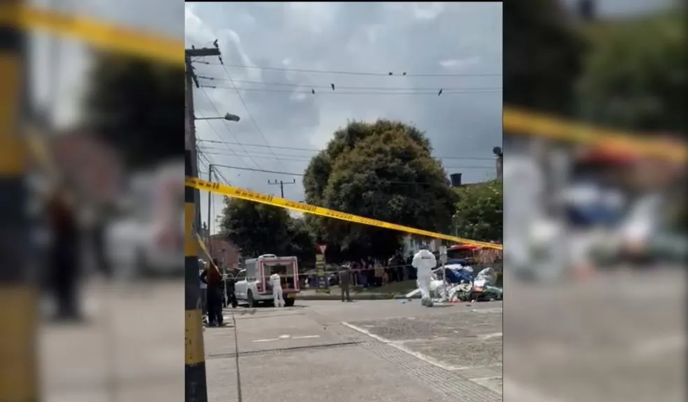 Misterioso hallazgo de un cuerpo en avanzado estado de descomposición en Engativá 1 Misterioso hallazgo de un cuerpo en avanzado estado de descomposición en Engativá La comunidad del barrio Bachué, en Engativá, tuvo un terrible hallazgo de un cuerpo en avanzado estado de descomposición.