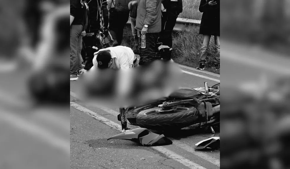 Motociclista murió en grave accidente en la vía que conecta a Facatativá con El Rosal Un lamentable hecho enluta a la familia y allegados de un motociclista que falleció en la madrugada de este viernes en la vía que conecta a Facatativá con El Rosal.