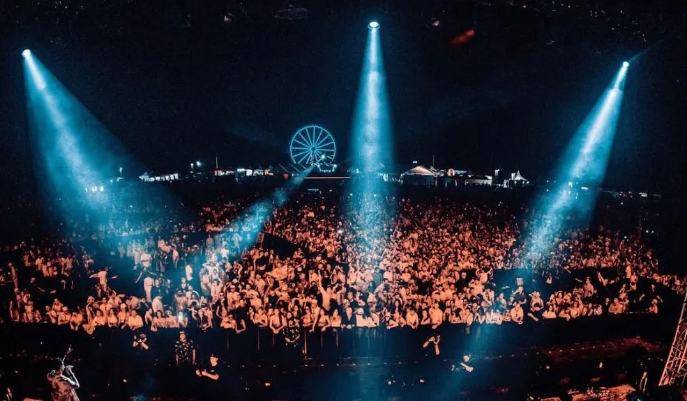 Peso Pluma canceló su participación en el Festival Estéreo Picnic. Esta es la razón La organización del Festival Estéreo Picnic confirmó una noticia inesperada para miles de fanáticos: el artista mexicano Peso Pluma no se presentará el próximo sábado 21 de marzo en Bogotá.