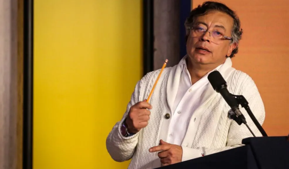 Debate entre Petro y Galán por posible aumento del pasaje de TransMilenio El arranque de 2026 trae consigo un intenso debate entre la Nación y el Distrito sobre el costo del transporte público en Bogotá.