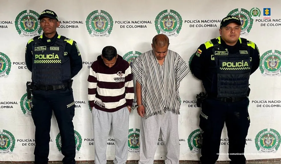 Soacha: a la cárcel padre e hijos que apuñalaron a un joven por $60.000 Un grave caso de intolerancia le cobró la vida a un joven en el municipio de Soacha. Hoy, la justicia empieza a asomarse para los familiares de la víctima, luego de que los agresores (padre e hijos) fueran llevados a la cárcel tras apuñalarlo por una deuda de $60.000.