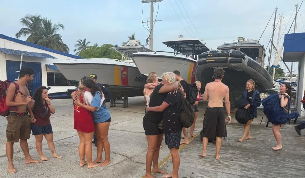 Armada de Colombia rescató a 20 personas en Cartagena 2 Armada de Colombia rescató a 20 personas en Cartagena