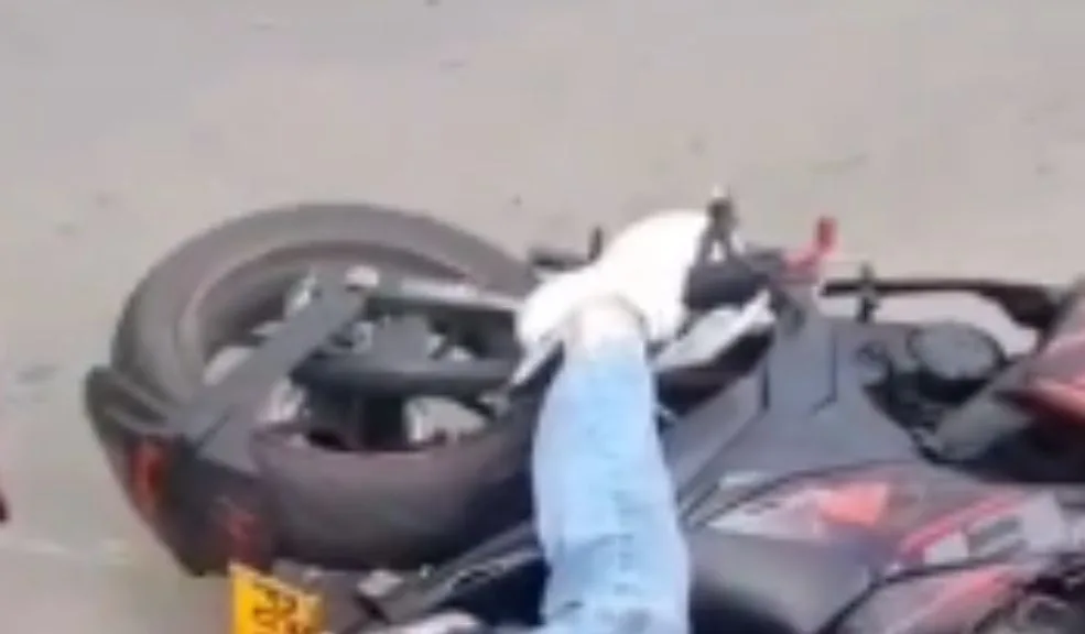Sumapaz, Usme: accidente fatal entre motociclista y camión El trágico hecho se registró en la mañana de este sábado en la localidad de Usme. Autoridades hicieron presencia en el lugar, pero la víctima aún no ha sido identificada.