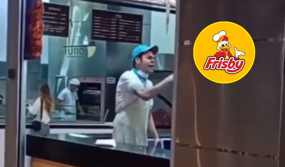 Trabajador de Frisby denunció maltrato: "Me humillan todos los días" 3 Trabajador de Frisby denunció maltrato: "Me humillan todos los días" Un joven trabajador, en medio de una evidente crisis emocional, decidió romper el silencio frente a decenas de comensales para denunciar públicamente un entorno de trabajo hostil en Frisby.