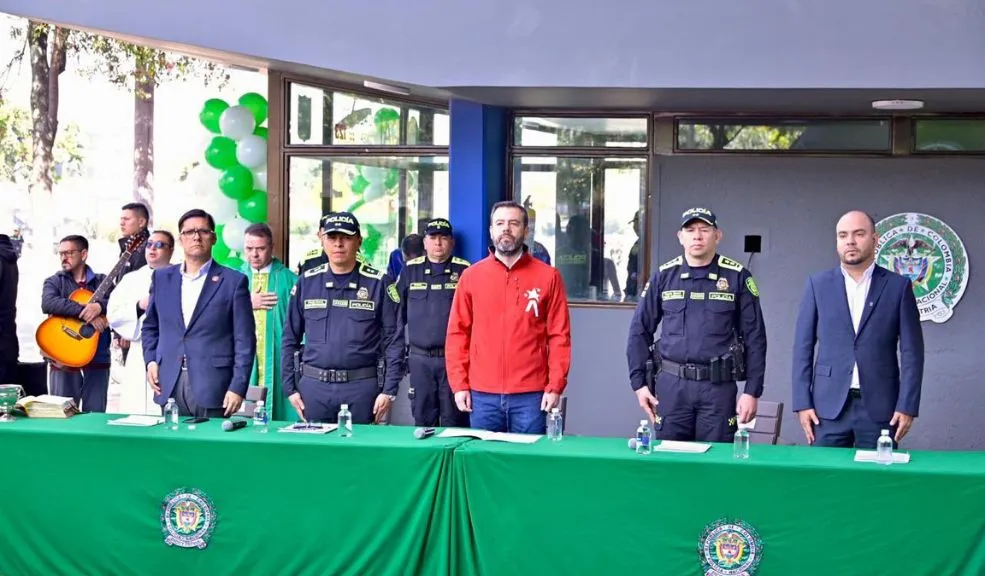 Reabren CAI en la Calle 80: beneficiará a El Cortijo, Gran Granada y Ciudadela Colsubsidio Después de 12 años de estar ‘cogiendo polvo’ e inactivo, el CAI de la Calle 80 en El Cortijo por fin abrió sus puertas para darle una mano dura a la inseguridad en el noroccidente de Bogotá.