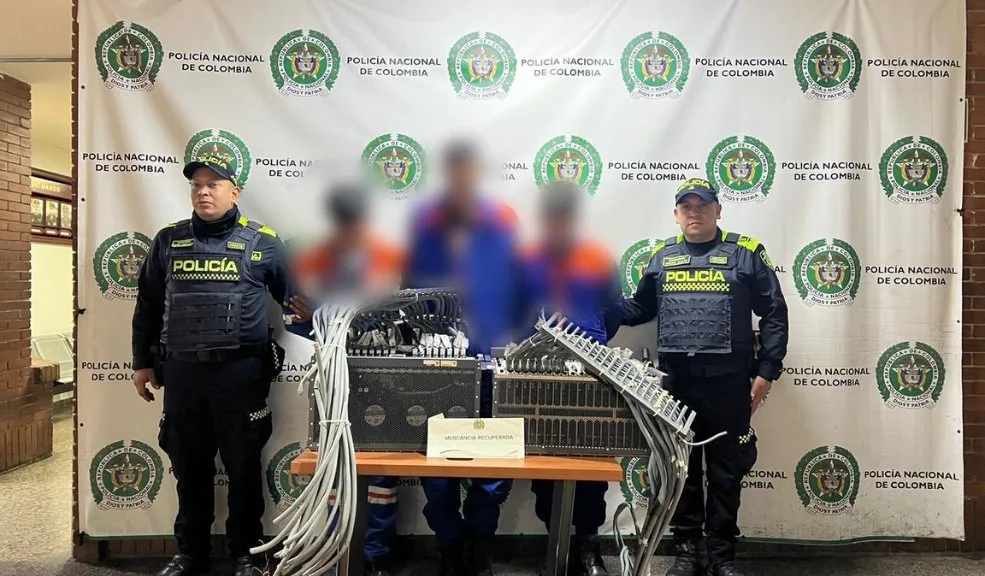 Rafael Uribe tres capturados que usaban uniformes falsos para hurtar cajas de comunicaciones