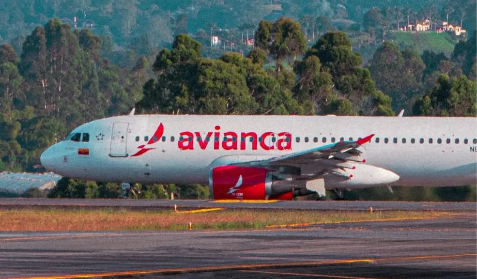 Se logró el objetivo: Avianca le regalará un viaje a familia que hizo curioso agüero en Año Nuevo 2 Se logró el objetivo: Avianca le regalará un viaje a familia que hizo curioso agüero en Año Nuevo Una familia en Cali transformó una expresión de creatividad a una oportunidad única, utilizando un avión de cartón artesanal marcado con el nombre de Avianca.