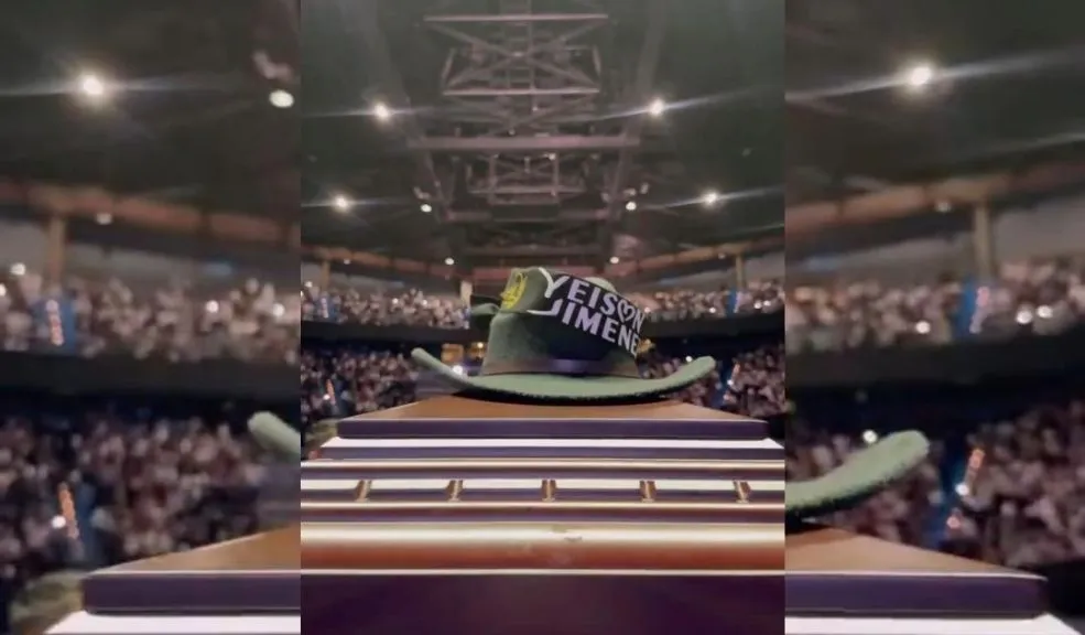 Vea la transmisión del homenaje a Yeison Jiménez en el Movistar Arena Bogotá se viste de luto para darle el último adiós al gran Yeison Jiménez. Si usted no pudo arrimarse al Movistar Arena, ¡no se me achicopale! Aquí le contamos cómo seguir minuto a minuto la transmisión del emotivo homenaje al artista.
