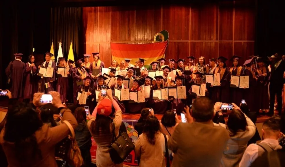 Ya están abiertas inscripciones de Educación Flexible 2026-I en las Casas LGBTI La Secretaría Distrital de Integración Social, en colaboración con la Secretaría de Educación, anunció la apertura de inscripciones para la Estrategia de Educación Flexible 2026-I en las cuatro Casas LGBTI de la ciudad, una iniciativa que permitirá a personas que no han podido acceder o permanecer en el sistema educativo tradicional continuar, retomar o culminar sus estudios durante el primer semestre de 2026.