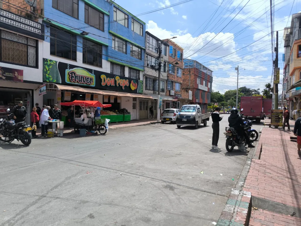 sujetos en moto asesinaron a don PEPE dentro de su propio local
