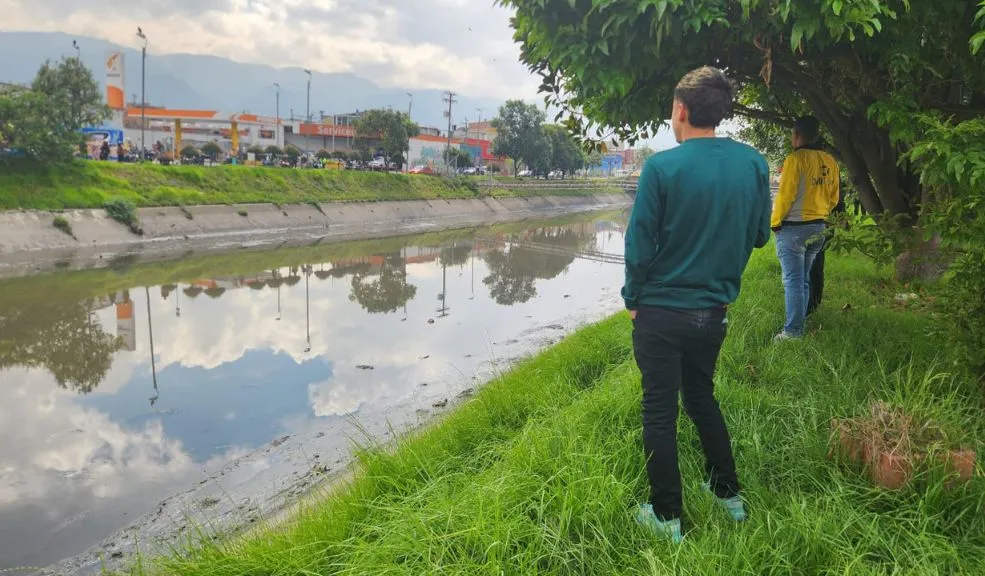 ¡Atención! Hallan restos humanos en un río de Barrios Unidos 2 ¡Atención! Hallan restos humanos en un río de Barrios Unidos La alerta inicial surgió en redes sociales a través de un video aficionado que mostraba un brazo flotando en el río Arzobispo.