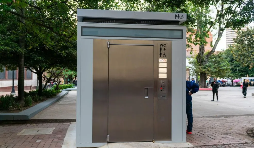 ¡Con todos los juguetes! Inauguran baño público inteligente en la Carrera Séptima La Alcaldía entregó en el Parque Santander el tercer baño público inteligente de la ciudad. Promete quitarle un dolor de cabeza a los más de 2.500 ciudadanos que transitan por la Carrera Séptima. Le contamos cómo funciona.