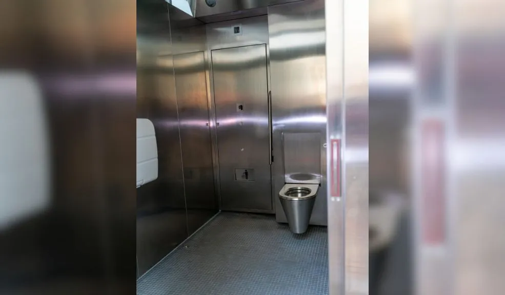 ¡Con todos los juguetes! Inauguran baño público inteligente en la Carrera Séptima La Alcaldía entregó en el Parque Santander el tercer baño público inteligente de la ciudad. Promete quitarle un dolor de cabeza a los más de 2.500 ciudadanos que transitan por la Carrera Séptima. Le contamos cómo funciona.