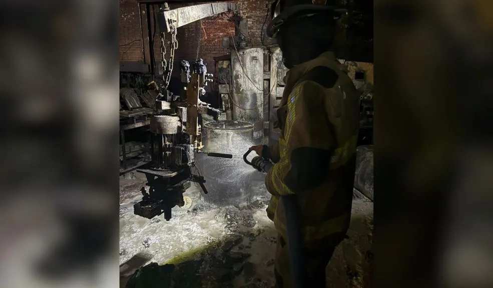 ¡Pánico en Rafael Uribe! Incendio en fábrica de zapatos deja un herido 1 ¡Pánico en Rafael Uribe! Incendio en fábrica de zapatos deja un herido Este miércoles se vivieron momentos de pánico en la localidad de Rafael Uribe, luego de que un voraz incendio se desatara al interior de una fábrica de zapatos. Tras el incidente, se reportó una persona herida.