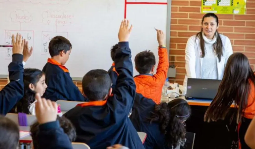 ¡Pilas, papitos! Ya hay fecha para el regreso a clases: así quedó el calendario escolar 2026 La Secretaría de Educación anunció el calendario oficial para 2026 y confirmó que el próximo 26 de enero regresan las clases a los colegios públicos de Bogotá.