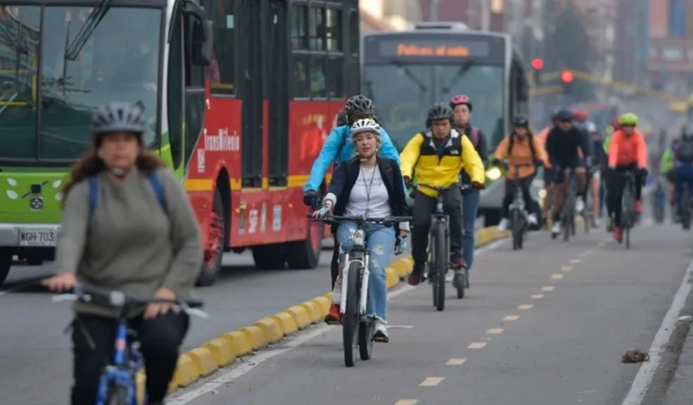 ¡Prográmese desde ya! Se viene el primer día sin carro y sin moto del año El día sin carro y sin moto ya está programado en la capital y es importante que desde ya vaya planeando qué opción de transporte va a tomar para esta jornada. Tenga en cuenta que incumplir la restricción le puede acarrear multas e incluso la inmovilización de su vehículo.