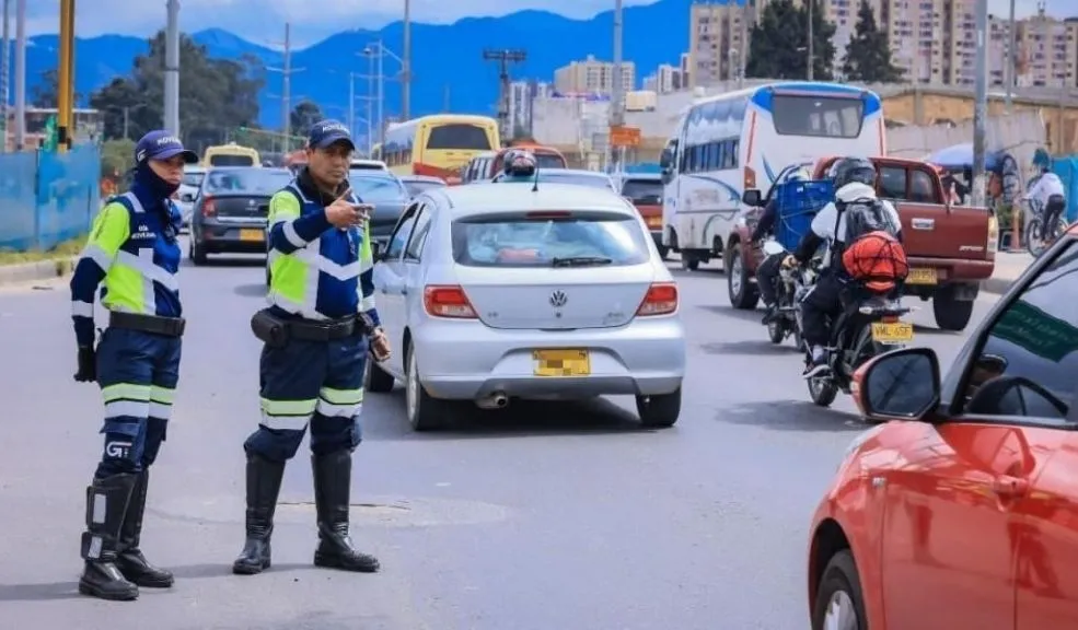 ¡Prográmese desde ya! Se viene el primer día sin carro y sin moto del año El día sin carro y sin moto ya está programado en la capital y es importante que desde ya vaya planeando qué opción de transporte va a tomar para esta jornada. Tenga en cuenta que incumplir la restricción le puede acarrear multas e incluso la inmovilización de su vehículo.