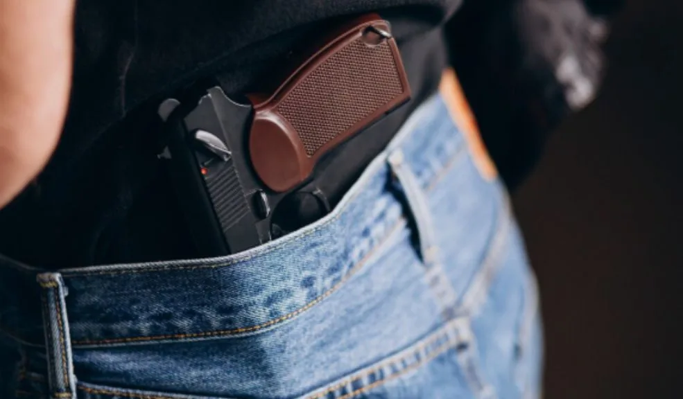 ¡Se prohíbe portar armas en Bogotá y Cundinamarca! 2 ¡Se prohíbe portar armas en Bogotá y Cundinamarca! Bogotá y Cundinamarca vuelven a quedar bajo una estricta prohibición del porte de armas de fuego y dispositivos traumáticos, incluso para quienes cuentan con permiso legal.