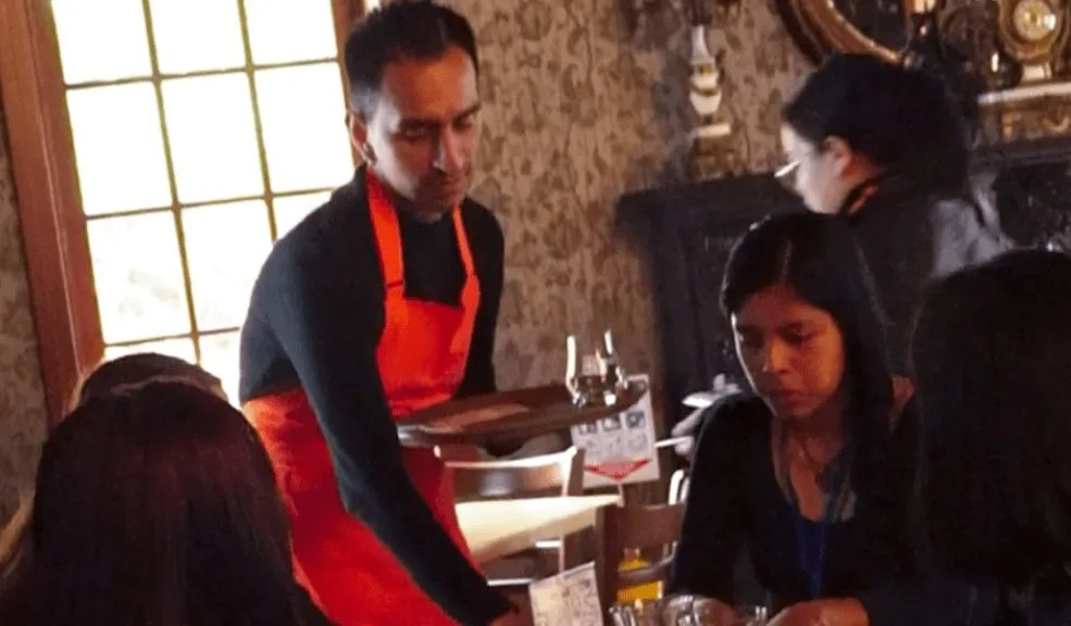 ¿Busca empleo en servicio de restaurantes? Acceda a formación gratuita con prácticas La formación se realizará de manera virtual y, posteriormente, en la práctica laboral, los estudiantes tendrán acceso a restaurantes, hoteles y cafeterías aliadas. El curso está dirigido a personas entre los 18 y 30 años.