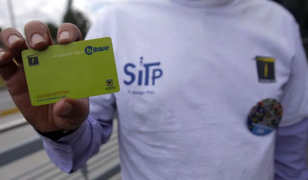 ¿Olvidó la tarjeta TuLlave en casa? Estas son las nuevas formas de ingreso a TransMilenio Si en más de una ocasión ha salido de su casa de afán, olvidó la tarjeta TuLlave y luego debe estar pidiéndole el favor a alguien para que le venda un pasaje o le toca comprar una nueva tarjeta, de seguro las nuevas formas de pago en el sistema de TransMilenio le van a quitar un peso de encima.